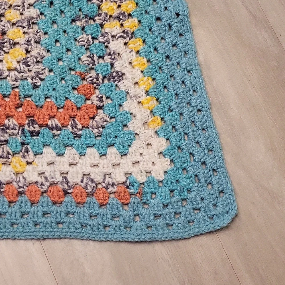 Crocheted Granny Square Throw‎ Lap Blanket Handmade Knit Colorful